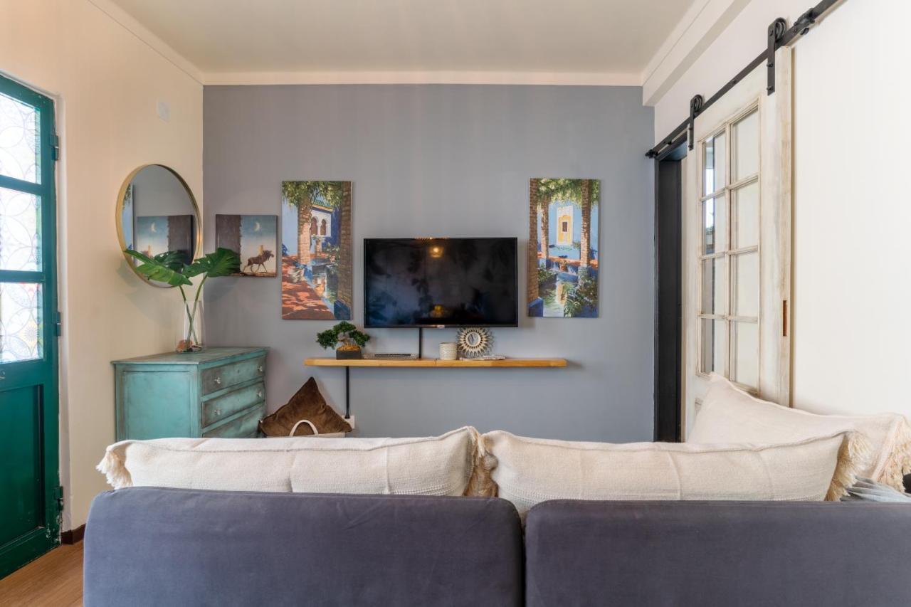 Arty Vintage Townhouse With Rooftop Shower & Sun Loungers Ольян Экстерьер фото