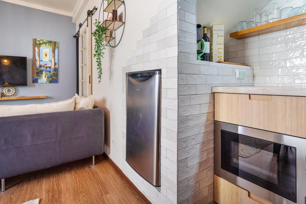 Arty Vintage Townhouse With Rooftop Shower & Sun Loungers Ольян Экстерьер фото
