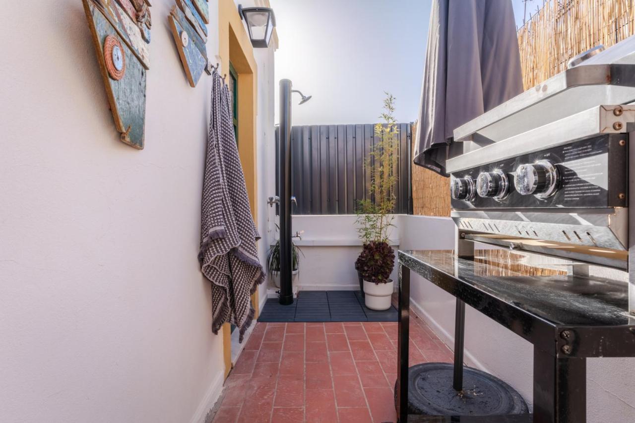 Arty Vintage Townhouse With Rooftop Shower & Sun Loungers Ольян Экстерьер фото