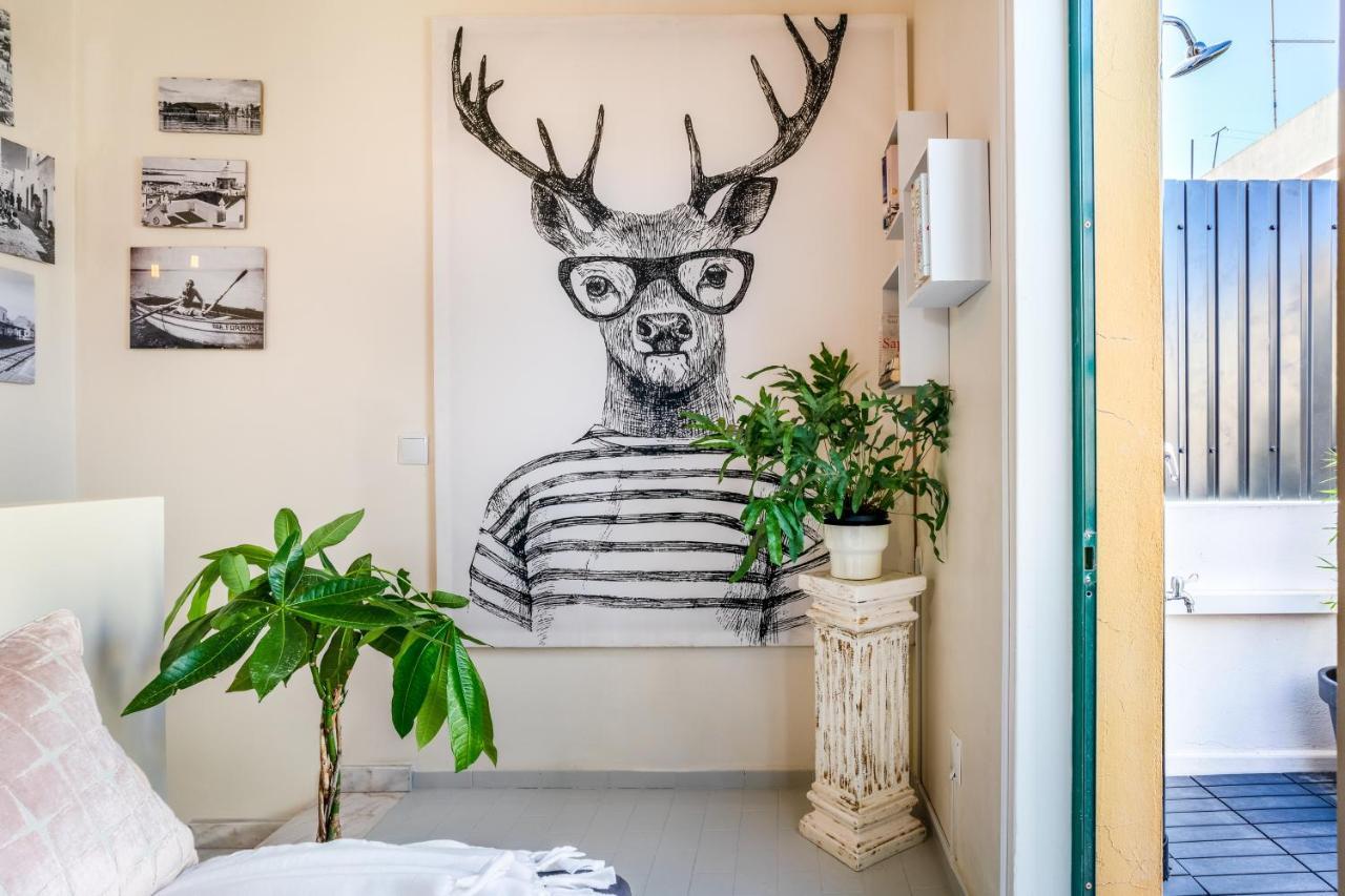 Arty Vintage Townhouse With Rooftop Shower & Sun Loungers Ольян Экстерьер фото