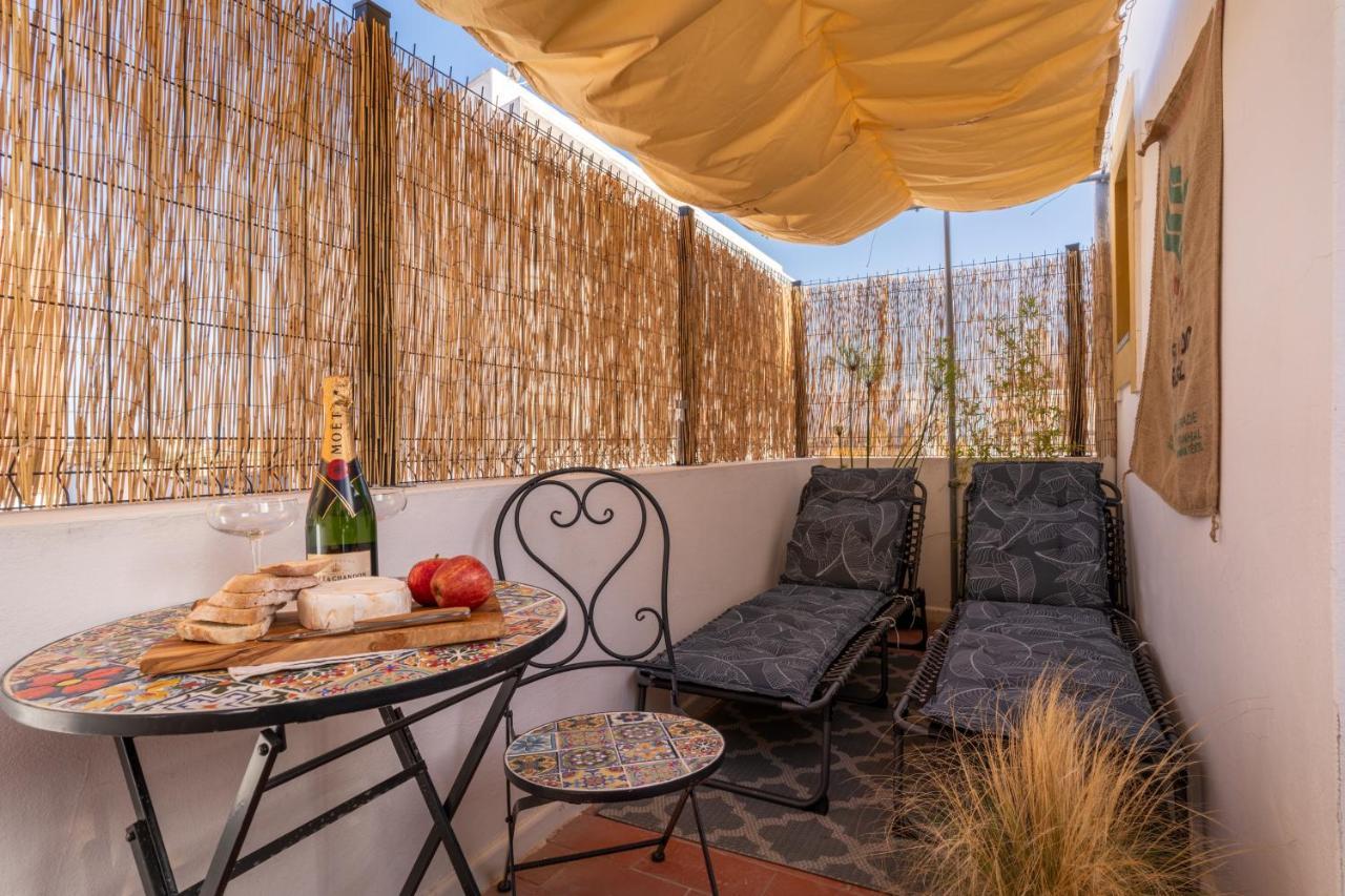 Arty Vintage Townhouse With Rooftop Shower & Sun Loungers Ольян Экстерьер фото