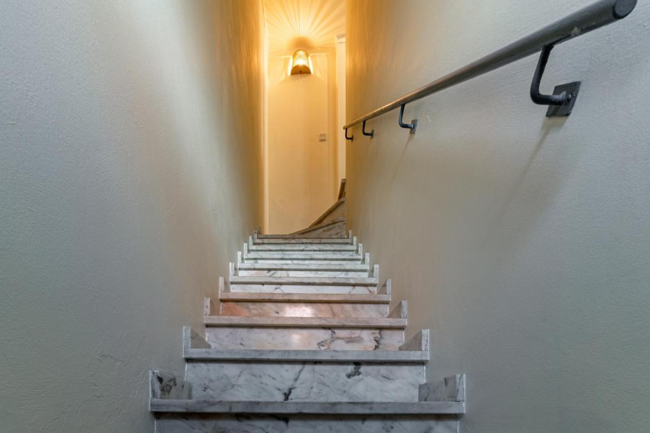 Arty Vintage Townhouse With Rooftop Shower & Sun Loungers Ольян Экстерьер фото