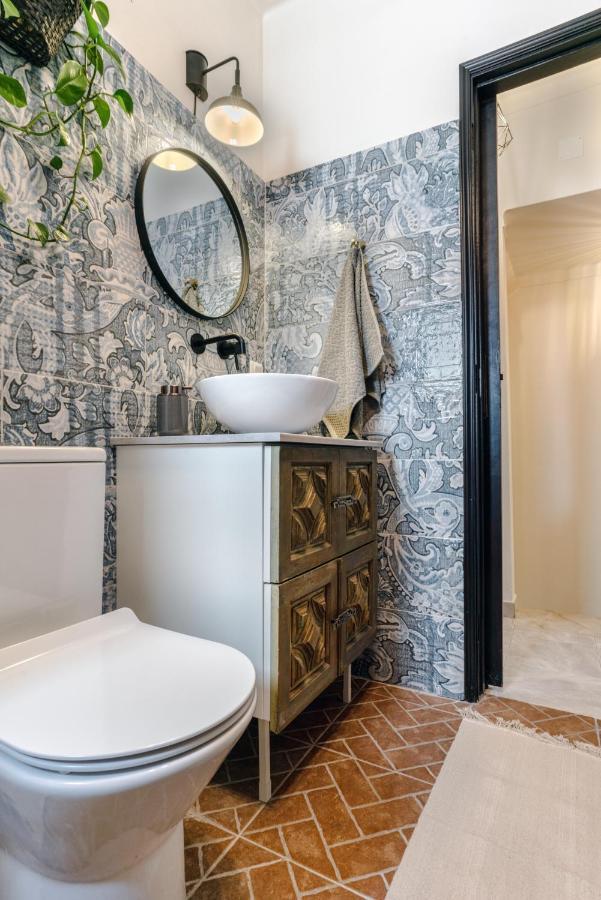 Arty Vintage Townhouse With Rooftop Shower & Sun Loungers Ольян Экстерьер фото