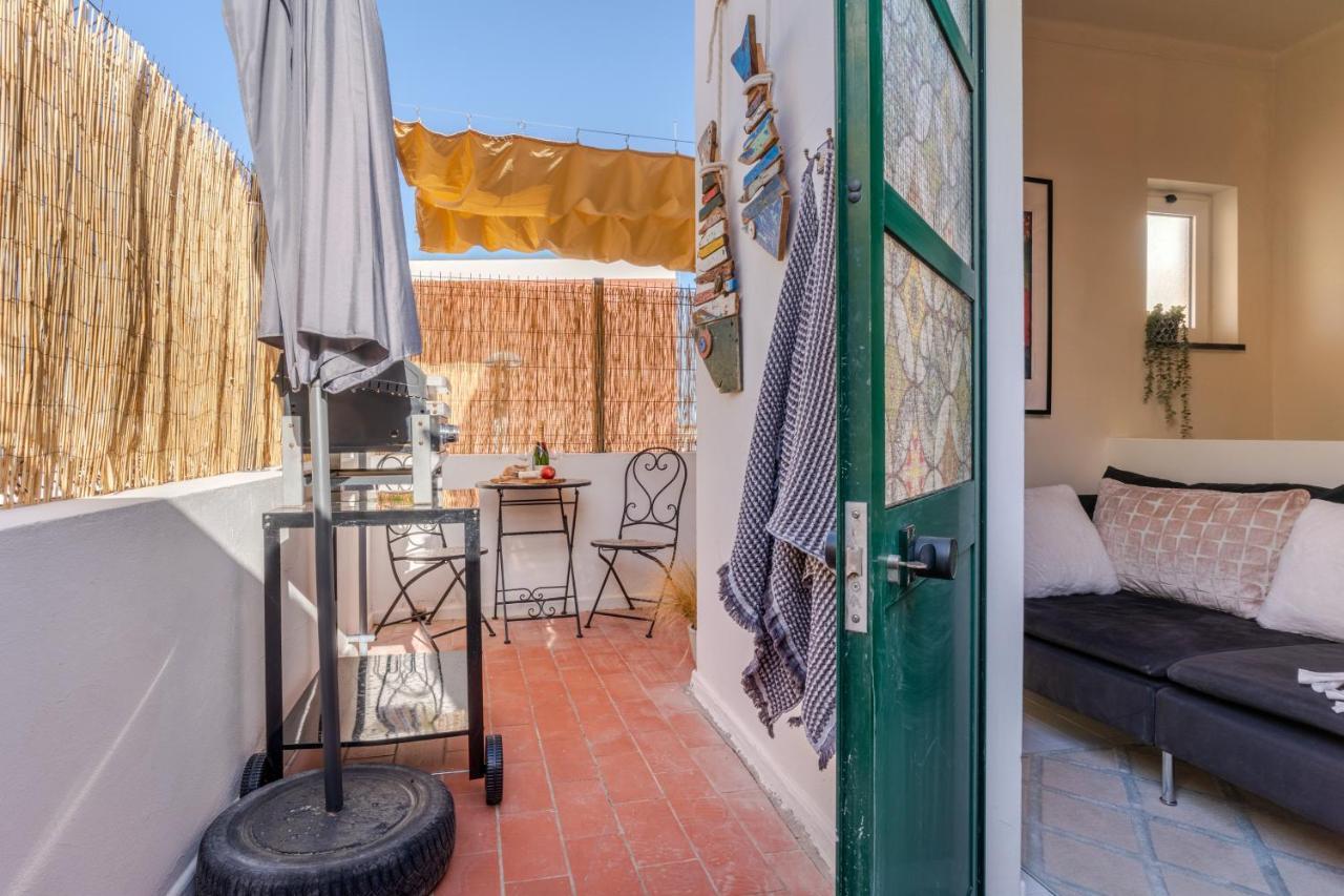 Arty Vintage Townhouse With Rooftop Shower & Sun Loungers Ольян Экстерьер фото
